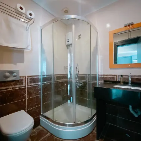 Oeluedeniz 1+1 Modern Summerhouse With Swimming Pool Fethiye